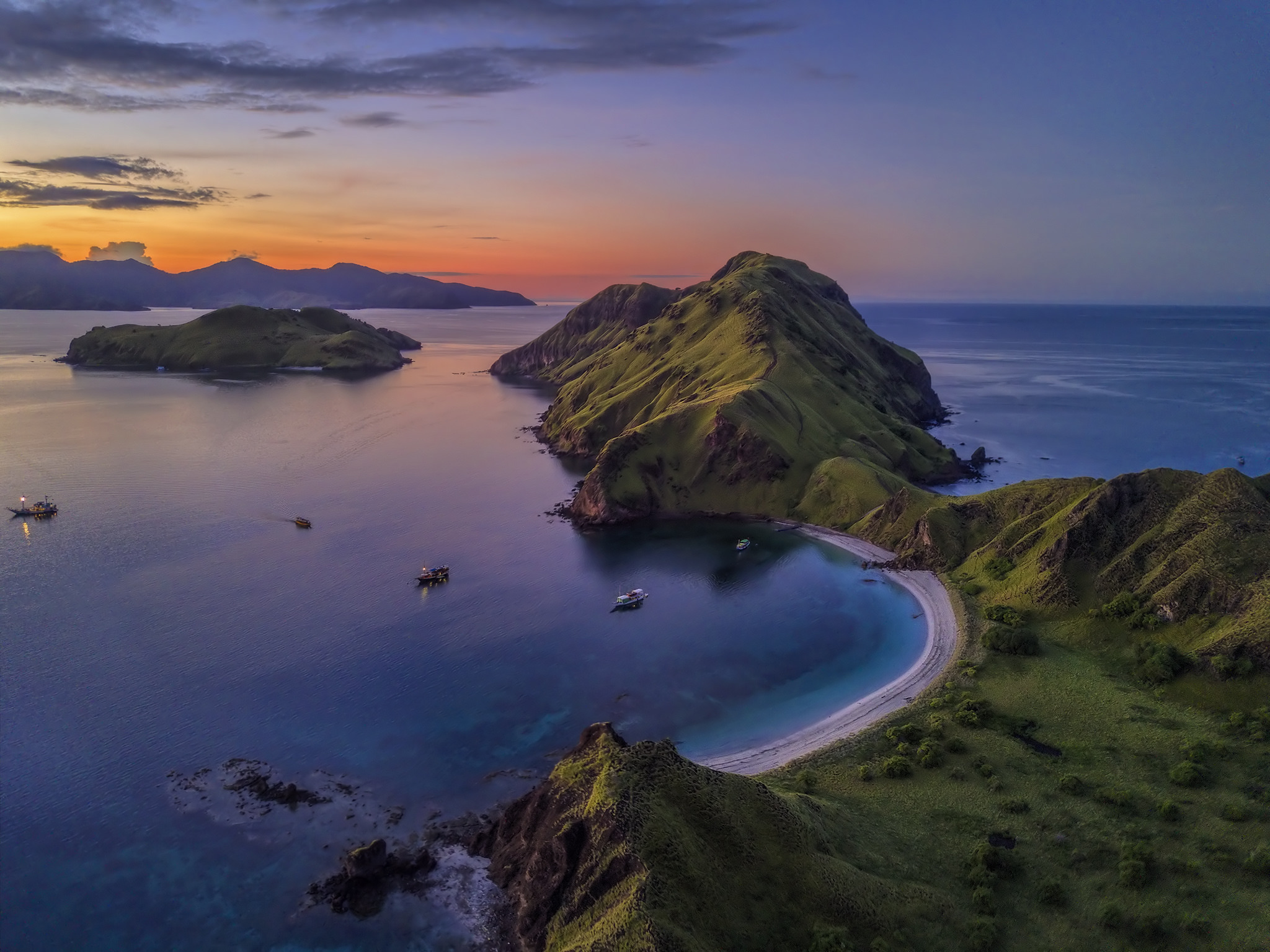 Andrew JK Tan/ Flicker Padar Island at sunset.